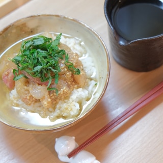 胡麻醤油がたまらない鯛茶漬け